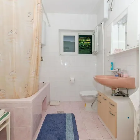 Kata Apartman *